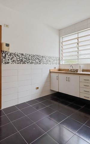 Casa à venda com 194m², 3 quartos e 2 vagas Casa à venda com 194m², 3 quartos e 2 vagasCozinha