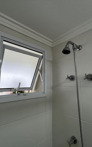 Apartamento à venda com 250m², 3 quartos e 4 vagas Apartamento à venda com 250m², 3 quartos e 4 vagasBanheiro da Suíte 2