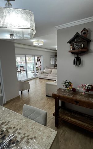 Apartamento à venda com 250m², 3 quartos e 4 vagas Apartamento à venda com 250m², 3 quartos e 4 vagasSala