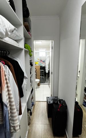 Apartamento à venda com 250m², 3 quartos e 4 vagas Apartamento à venda com 250m², 3 quartos e 4 vagasCloset da suíte 1