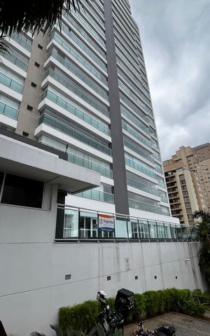Apartamento à venda com 250m², 3 quartos e 4 vagas Apartamento à venda com 250m², 3 quartos e 4 vagasFachada