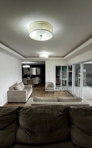 Apartamento à venda com 250m², 3 quartos e 4 vagas Apartamento à venda com 250m², 3 quartos e 4 vagasSala