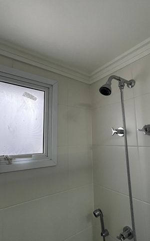 Apartamento à venda com 250m², 3 quartos e 4 vagas Apartamento à venda com 250m², 3 quartos e 4 vagasBanheiro da Suíte 3