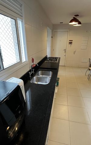Apartamento à venda com 250m², 3 quartos e 4 vagas Apartamento à venda com 250m², 3 quartos e 4 vagasCozinha