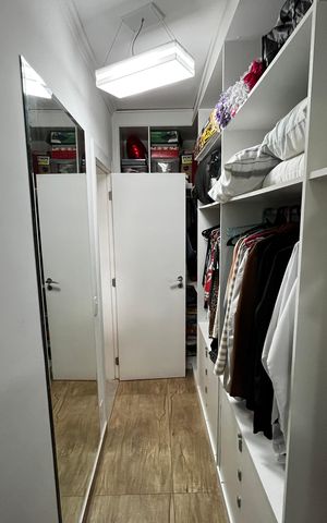 Apartamento à venda com 250m², 3 quartos e 4 vagas Apartamento à venda com 250m², 3 quartos e 4 vagasCloset da suíte 1
