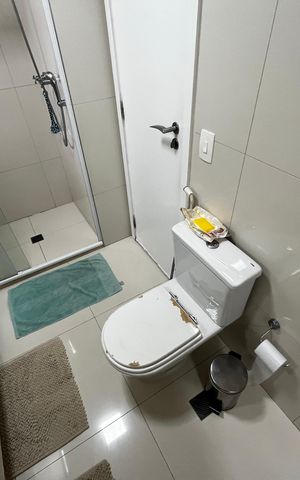 Apartamento à venda com 250m², 3 quartos e 4 vagas Apartamento à venda com 250m², 3 quartos e 4 vagasBanheiro da Suíte 1