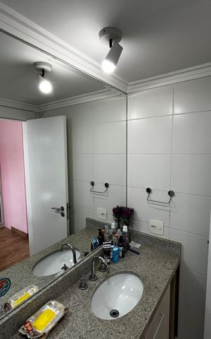 Apartamento à venda com 250m², 3 quartos e 4 vagas Apartamento à venda com 250m², 3 quartos e 4 vagasBanheiro da Suíte 2