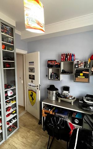 Apartamento à venda com 250m², 3 quartos e 4 vagas Apartamento à venda com 250m², 3 quartos e 4 vagasSuíte 3