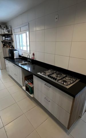 Apartamento à venda com 250m², 3 quartos e 4 vagas Apartamento à venda com 250m², 3 quartos e 4 vagasCozinha