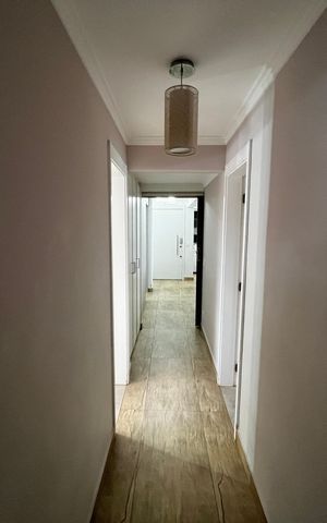 Apartamento à venda com 250m², 3 quartos e 4 vagas Apartamento à venda com 250m², 3 quartos e 4 vagasCorredor