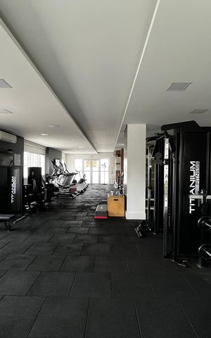 Apartamento à venda com 250m², 3 quartos e 4 vagas Apartamento à venda com 250m², 3 quartos e 4 vagasAcademia