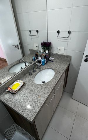 Apartamento à venda com 250m², 3 quartos e 4 vagas Apartamento à venda com 250m², 3 quartos e 4 vagasBanheiro da Suíte 2