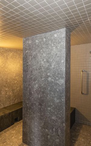 Apartamento à venda com 240m², 4 quartos e 4 vagas Apartamento à venda com 240m², 4 quartos e 4 vagasÁrea comum - Spa