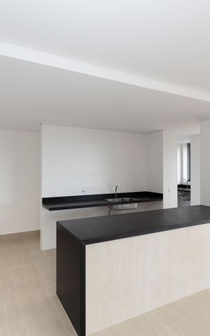 Apartamento à venda com 240m², 4 quartos e 4 vagas Apartamento à venda com 240m², 4 quartos e 4 vagasCozinha