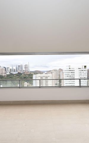 Apartamento à venda com 240m², 4 quartos e 4 vagas Apartamento à venda com 240m², 4 quartos e 4 vagasVaranda da Sala 1