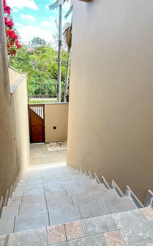 Casa para alugar com 580m², 5 quartos e 11 vagas Casa para alugar com 580m², 5 quartos e 11 vagasEntrada