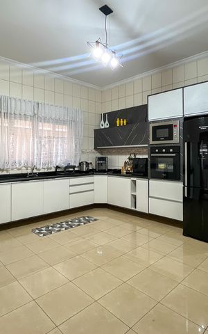 Casa para alugar com 580m², 5 quartos e 11 vagas Casa para alugar com 580m², 5 quartos e 11 vagasCozinha