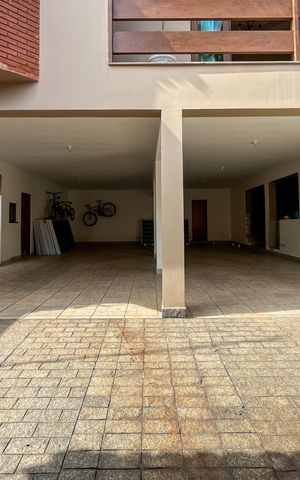 Casa para alugar com 580m², 5 quartos e 11 vagas Casa para alugar com 580m², 5 quartos e 11 vagasGaragem