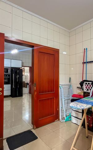 Casa para alugar com 580m², 5 quartos e 11 vagas Casa para alugar com 580m², 5 quartos e 11 vagasÁrea de Serviço