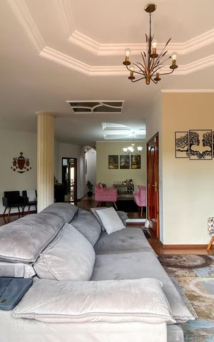 Casa para alugar com 580m², 5 quartos e 11 vagas Casa para alugar com 580m², 5 quartos e 11 vagasSala