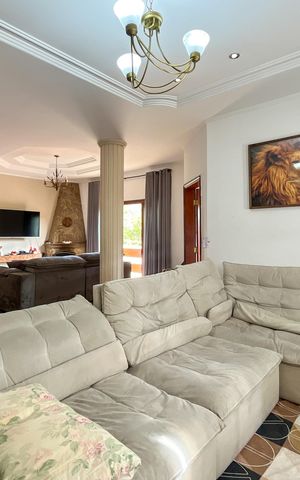 Casa para alugar com 580m², 5 quartos e 11 vagas Casa para alugar com 580m², 5 quartos e 11 vagasSala