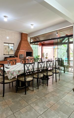 Casa para alugar com 580m², 5 quartos e 11 vagas Casa para alugar com 580m², 5 quartos e 11 vagasÁrea Gourmet