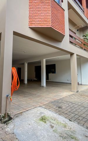 Casa para alugar com 580m², 5 quartos e 11 vagas Casa para alugar com 580m², 5 quartos e 11 vagasGaragem