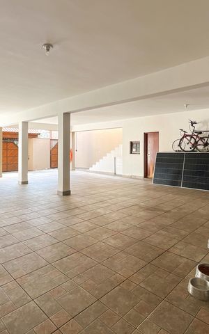 Casa para alugar com 580m², 5 quartos e 11 vagas Casa para alugar com 580m², 5 quartos e 11 vagasGaragem