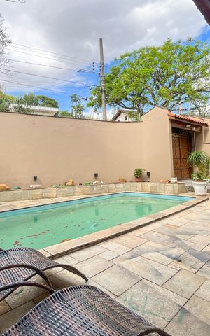 Casa para alugar com 580m², 5 quartos e 11 vagas Casa para alugar com 580m², 5 quartos e 11 vagasPiscina