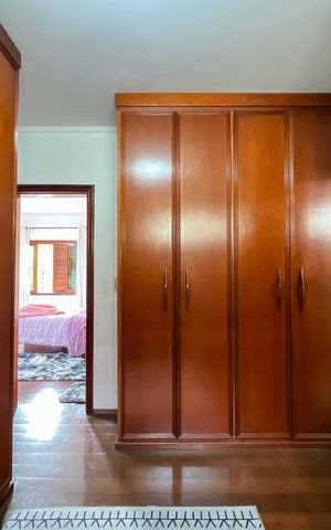 Casa para alugar com 580m², 5 quartos e 11 vagas Casa para alugar com 580m², 5 quartos e 11 vagasCloset da Suíte 4