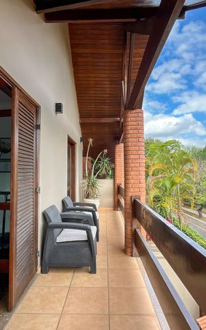 Casa para alugar com 580m², 5 quartos e 11 vagas Casa para alugar com 580m², 5 quartos e 11 vagasVaranda da Suíte 4a
