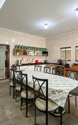 Casa para alugar com 580m², 5 quartos e 11 vagas Casa para alugar com 580m², 5 quartos e 11 vagasÁrea Gourmet