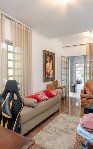Casa à venda com 70m², 2 quartos e 2 vagas Casa à venda com 70m², 2 quartos e 2 vagasSala