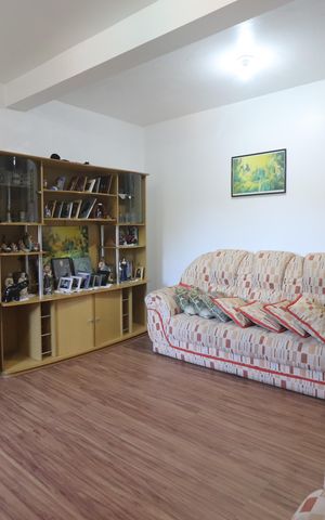 Casa à venda com 350m², 4 quartos e 2 vagasSala 1