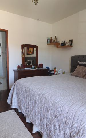 Casa à venda com 350m², 4 quartos e 2 vagasSuíte