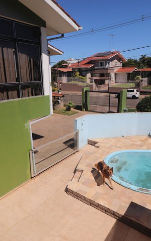 Casa à venda com 350m², 4 quartos e 2 vagasÁrea comum - Piscina