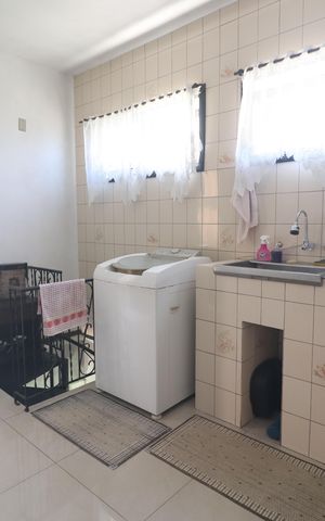 Casa à venda com 350m², 4 quartos e 2 vagasÁrea de Serviço