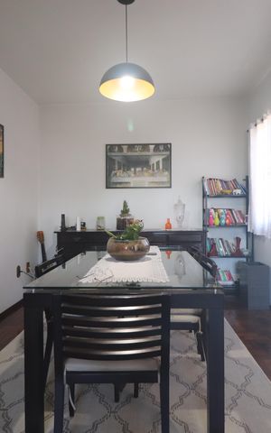 Casa à venda com 350m², 4 quartos e 2 vagasCopa