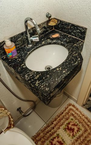 Casa à venda com 75m², 2 quartos e 1 vagaBanheiro