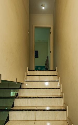 Casa à venda com 75m², 2 quartos e 1 vagaEscada