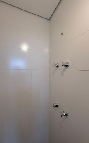 Studio à venda com 32m², 1 quarto e sem vaga Studio à venda com 32m², 1 quarto e sem vagaBanheiro social