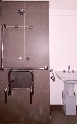 Studio para alugar com 25m², 1 quarto e sem vaga Studio para alugar com 25m², 1 quarto e sem vagaBanheiro Social
