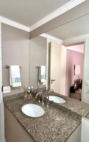 Apartamento à venda com 128m², 3 quartos e 3 vagas Apartamento à venda com 128m², 3 quartos e 3 vagasBanheiro da Suíte 2