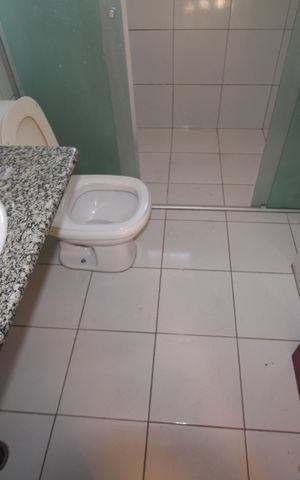 Casa de condomínio à venda com 130m², 3 quartos e 3 vagasBanheiro 1