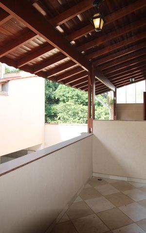 Casa de condomínio à venda com 130m², 3 quartos e 3 vagasQuarto 3 - Varanda