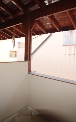 Casa de condomínio à venda com 130m², 3 quartos e 3 vagasQuarto 3 - Varanda