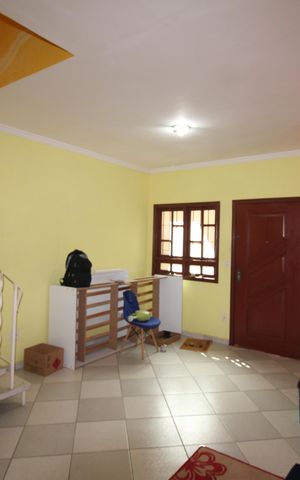 Casa de condomínio à venda com 130m², 3 quartos e 3 vagasSala