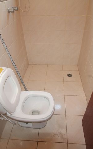 Casa de condomínio à venda com 130m², 3 quartos e 3 vagasBanheiro 2