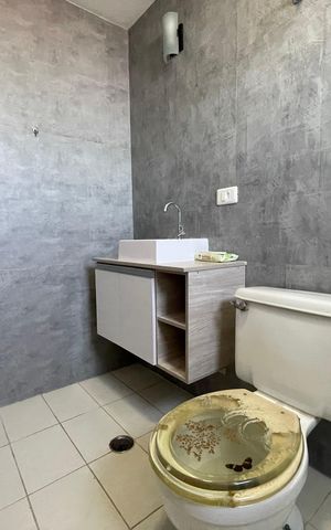 Apartamento à venda com 56m², 2 quartos e 1 vaga Apartamento à venda com 56m², 2 quartos e 1 vagaBanheiro Social