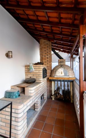 Casa à venda com 308m², 3 quartos e 2 vagas Casa à venda com 308m², 3 quartos e 2 vagasArea Gourmet